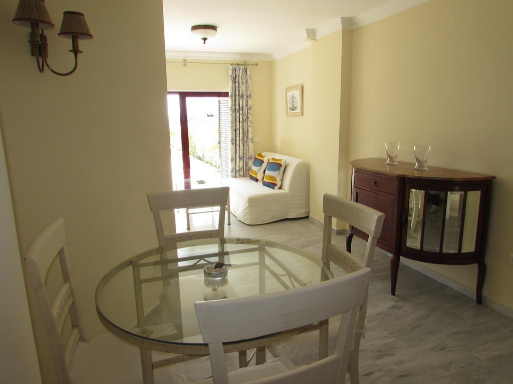 Home4holidays Apartment *